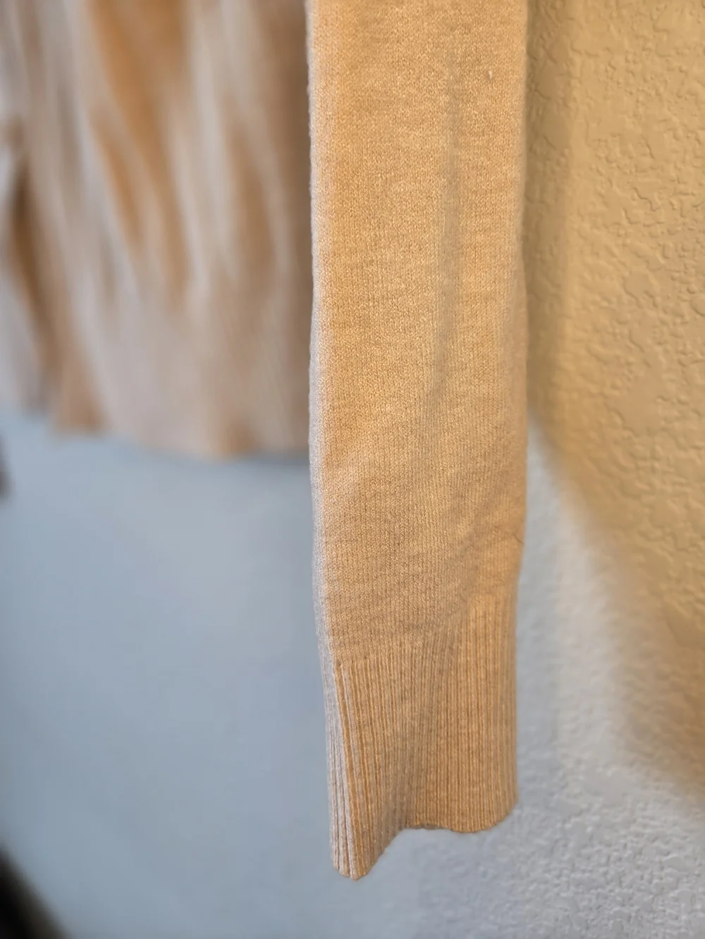 Milano beige neck
